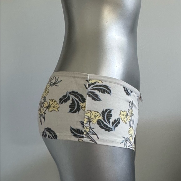 FREE 🆕🐝Low Rise  Boyshorts Panties - Picture 2 of 13
